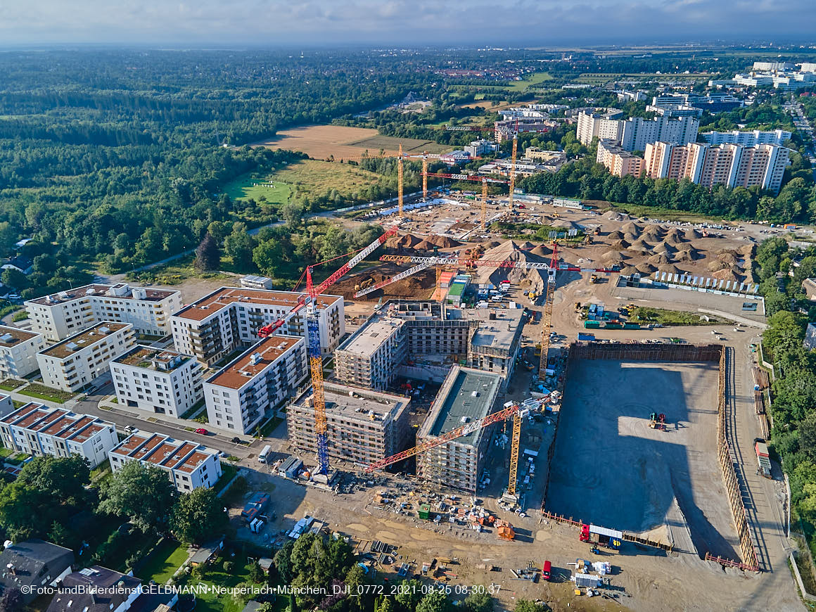 25.08.2020 - Luftaufnahmen vom Alexisquartier in Neuperlach in östlicher Richtung