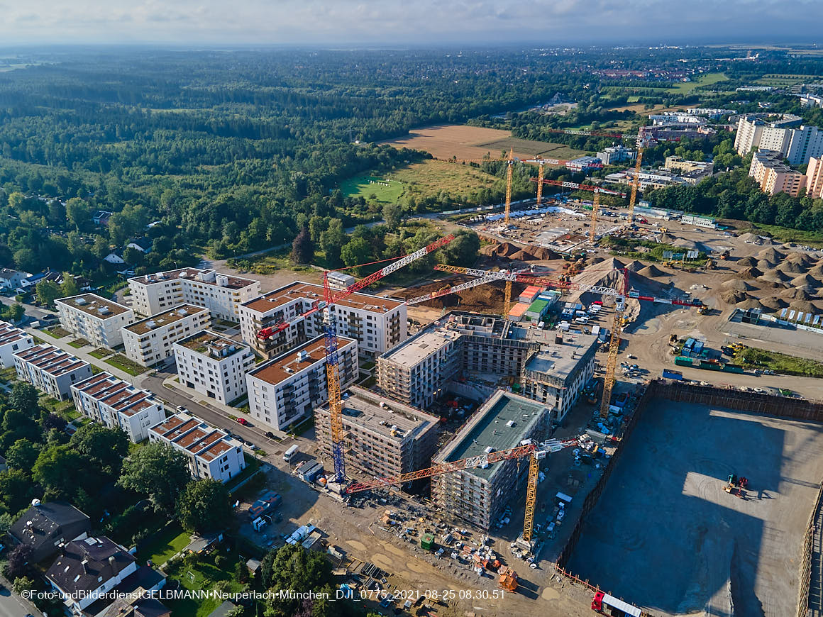 25.08.2020 - Luftaufnahmen vom Alexisquartier in Neuperlach in östlicher Richtung