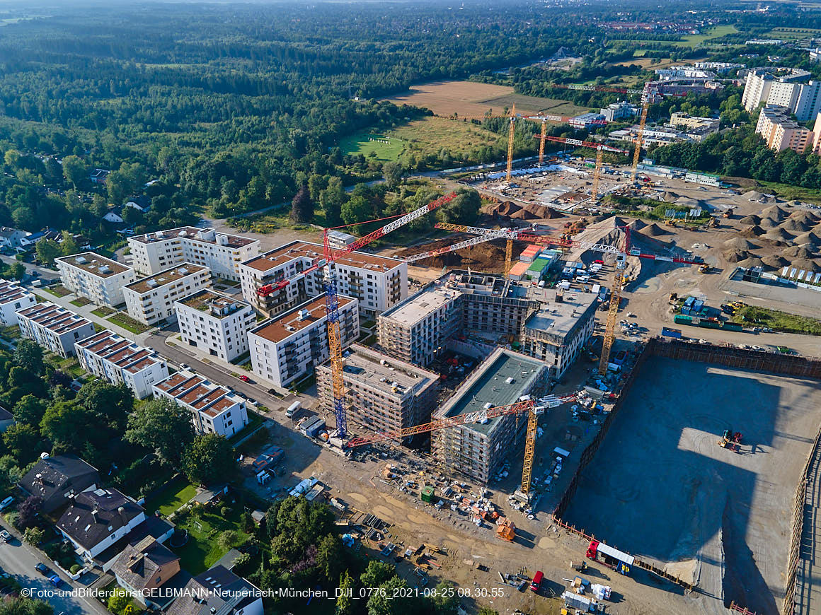 25.08.2020 - Luftaufnahmen vom Alexisquartier in Neuperlach in östlicher Richtung