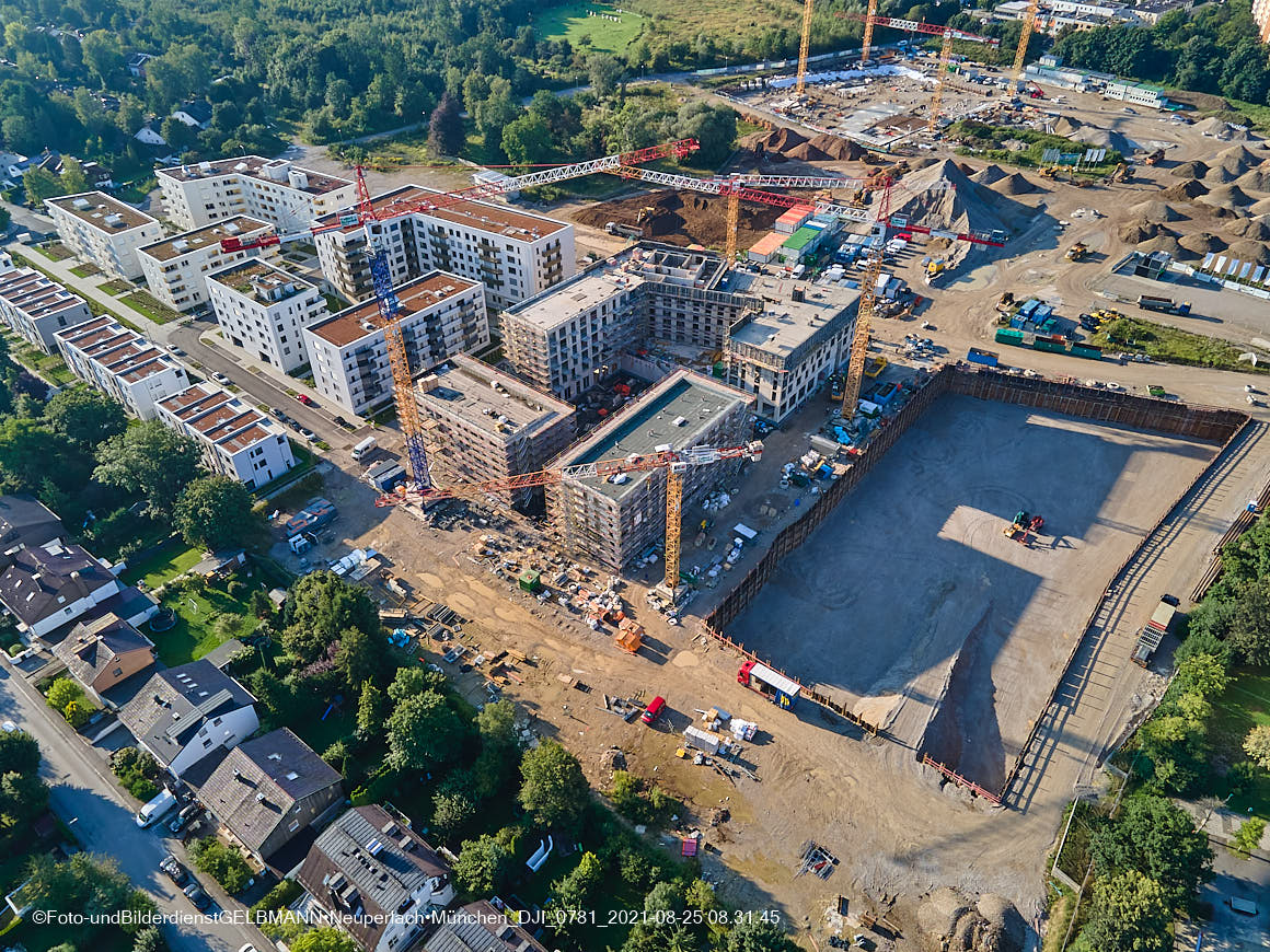 25.08.2020 - Luftaufnahmen vom Alexisquartier in Neuperlach in östlicher Richtung