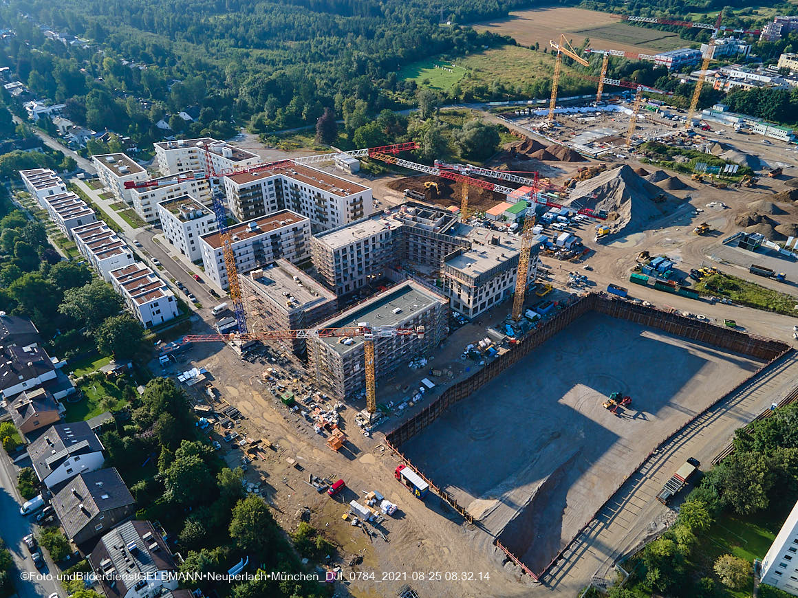 25.08.2020 - Luftaufnahmen vom Alexisquartier in Neuperlach in östlicher Richtung