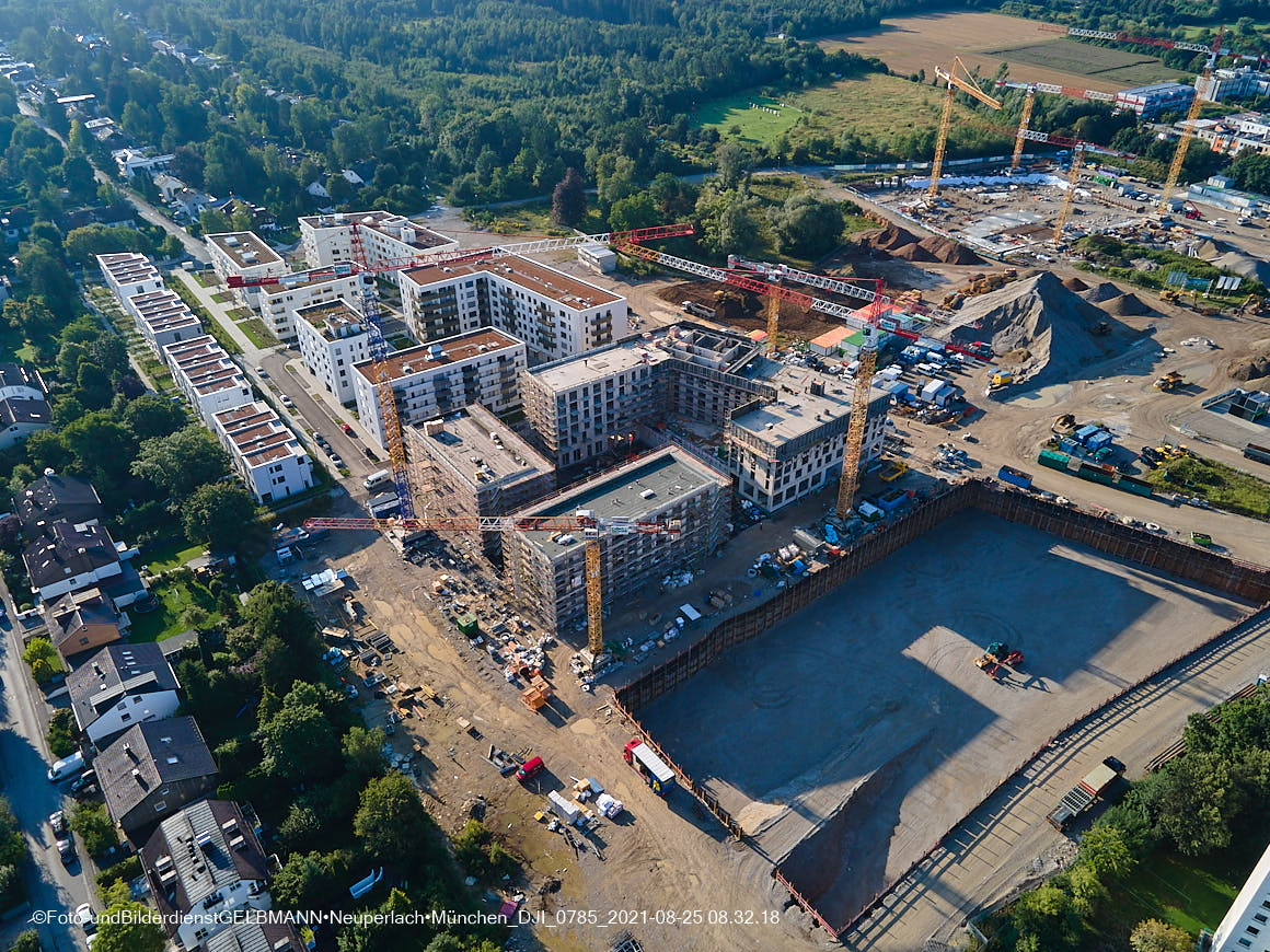25.08.2020 - Luftaufnahmen vom Alexisquartier in Neuperlach in östlicher Richtung