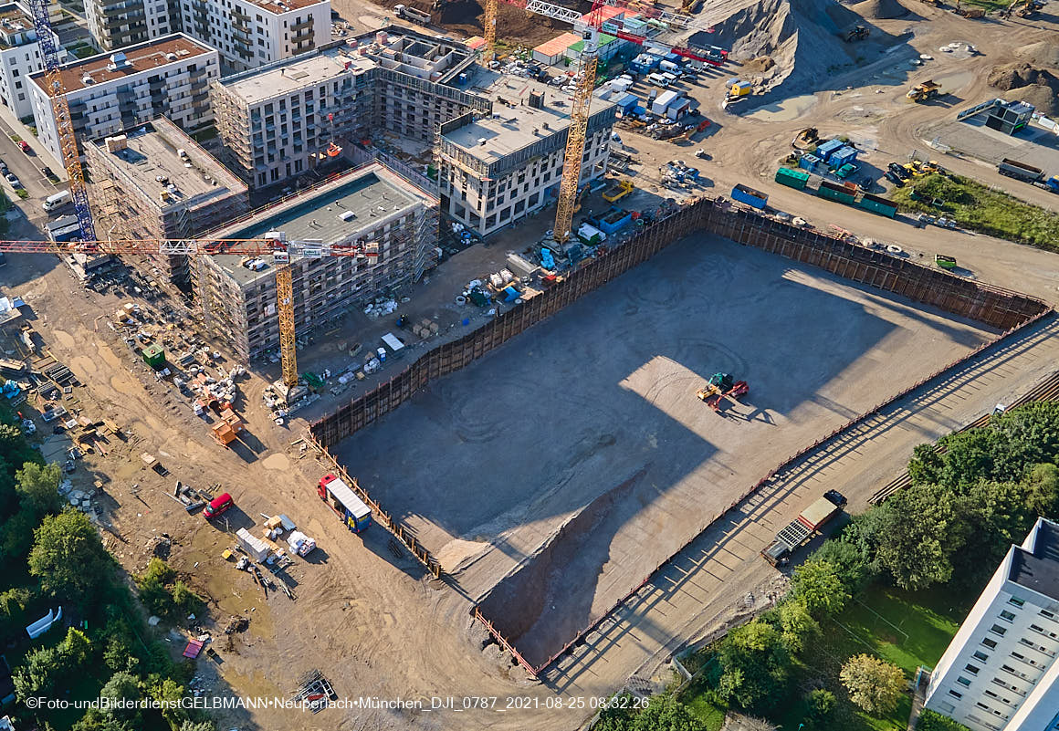 25.08.2020 - Luftaufnahmen vom Alexisquartier in Neuperlach in östlicher Richtung