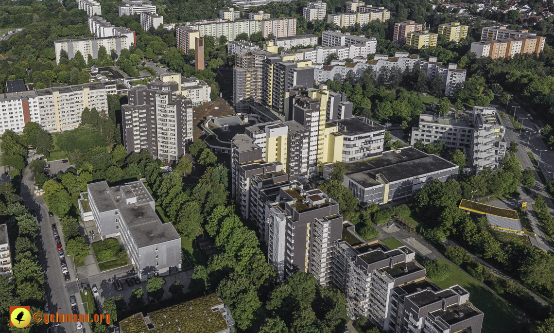 25.08.2021 - Wohnanlage am Karl-Marx-Ring 52-62 und Marx-Zentrum in Neuperlach