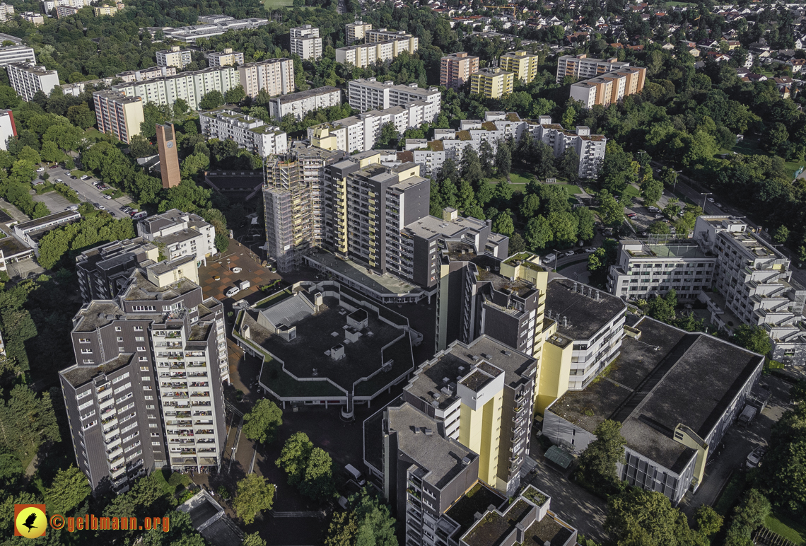 25.08.2021 - Wohnanlage am Karl-Marx-Ring 52-62 und Marx-Zentrum in Neuperlach