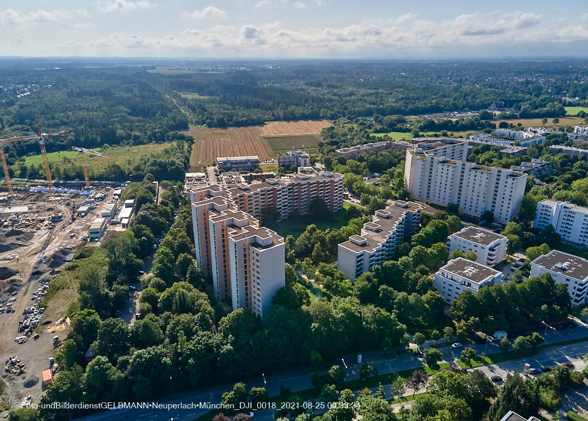 25.08.2021 - Luftaufnahmen und Rundumblick von der Ständlerstrasse und Karl-Marx-Ring auf das östliche Neuperlach