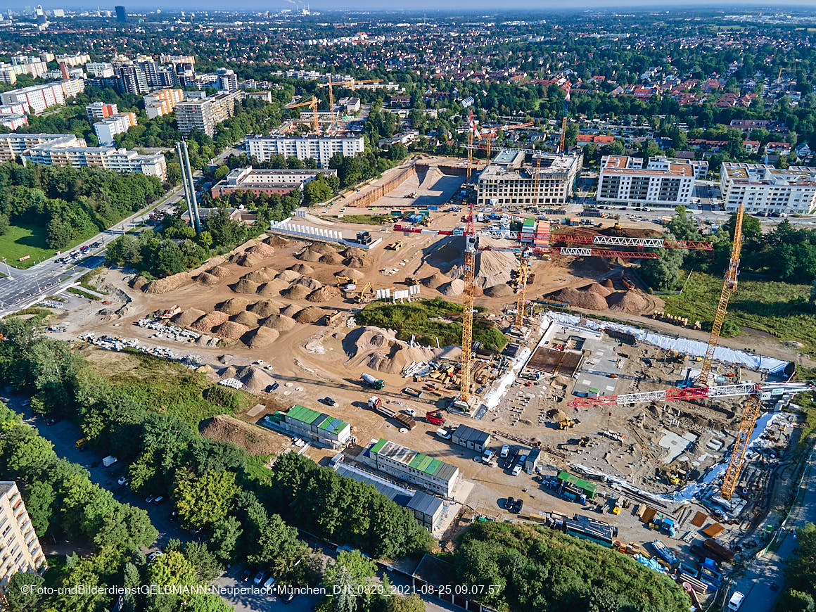 25.08.2020 - Luftaufnahmen vom Alexisquartier in Neuperlach in nördlicher Richtung
