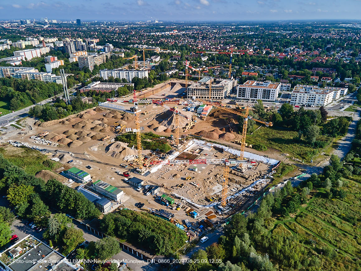 25.08.2020 - Luftaufnahmen vom Alexisquartier in Neuperlach in nördlicher Richtung