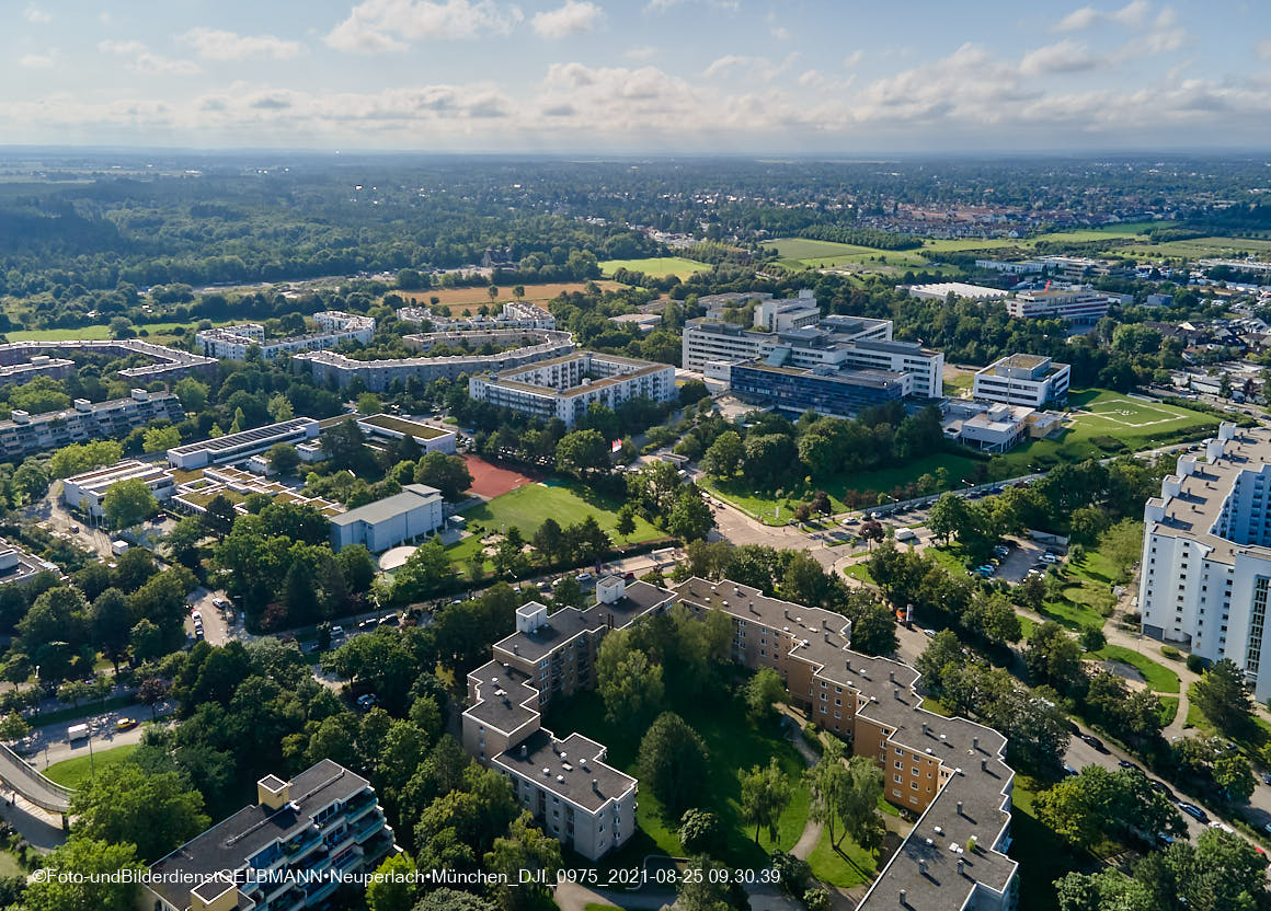 25.08.2021 - Luftaufnahmen und Rundumblick von der Kafkastraße aus auf das östliche Neuperlach