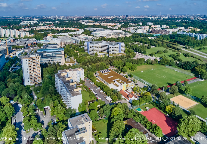 25.08.2021 - Luftaufnahmen und Rundumblick auf das neue Perlach PLaza, der neuen Mitte von Neuperlach