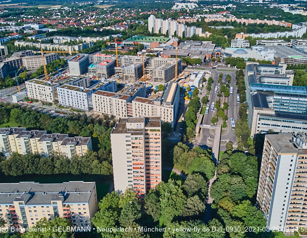 25.08.2021 - Luftaufnahmen und Rundumblick auf das neue Perlach PLaza, der neuen Mitte von Neuperlach