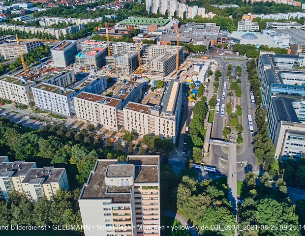 25.08.2021 - Luftaufnahmen und Rundumblick auf das neue Perlach PLaza, der neuen Mitte von Neuperlach