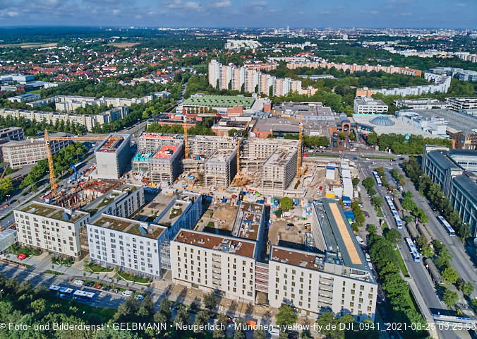 25.08.2021 - Luftaufnahmen und Rundumblick auf das neue Perlach PLaza, der neuen Mitte von Neuperlach