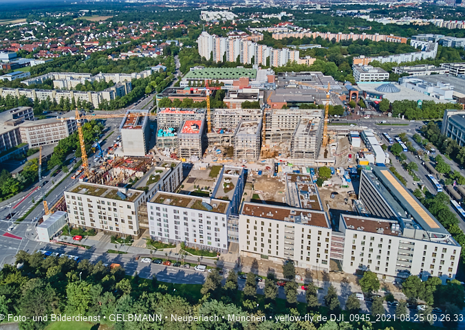 25.08.2021 - Luftaufnahmen und Rundumblick auf das neue Perlach PLaza, der neuen Mitte von Neuperlach