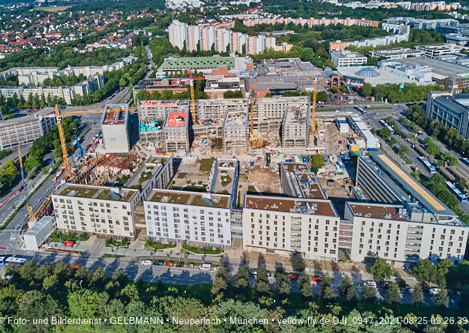 25.08.2021 - Luftaufnahmen und Rundumblick auf das neue Perlach PLaza, der neuen Mitte von Neuperlach