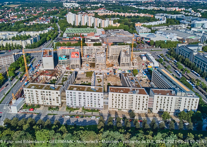 25.08.2021 - Luftaufnahmen und Rundumblick auf das neue Perlach PLaza, der neuen Mitte von Neuperlach