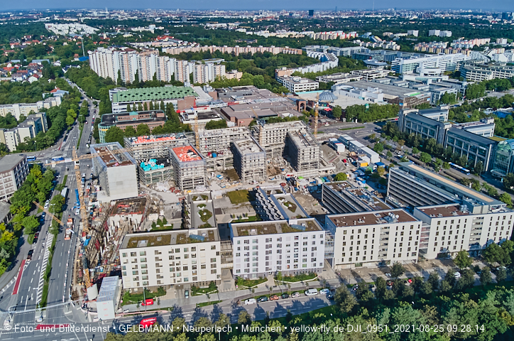 25.08.2021 - Luftaufnahmen und Rundumblick auf das neue Perlach PLaza, der neuen Mitte von Neuperlach