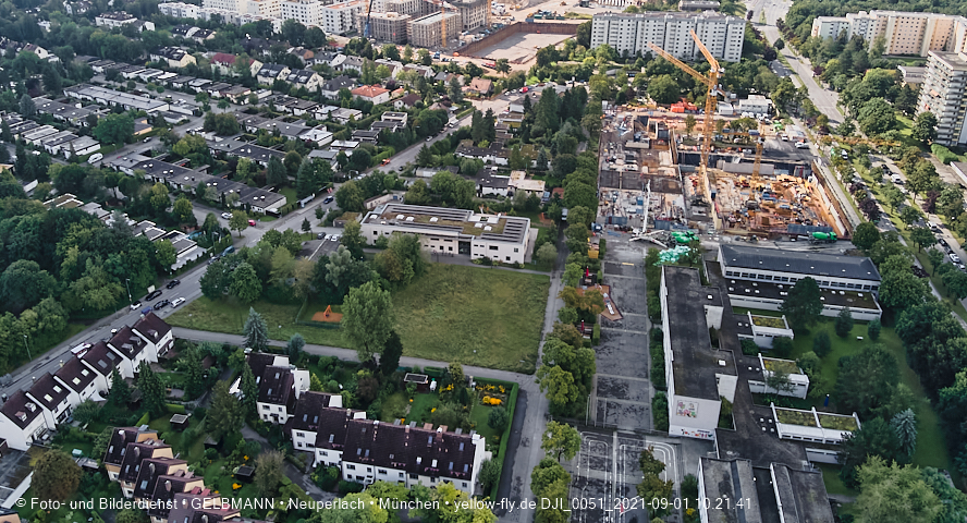 01.09.2021 - Blick zum Alexisquartier, dem Neubau der Grundschule und ins Marx-Zentrum