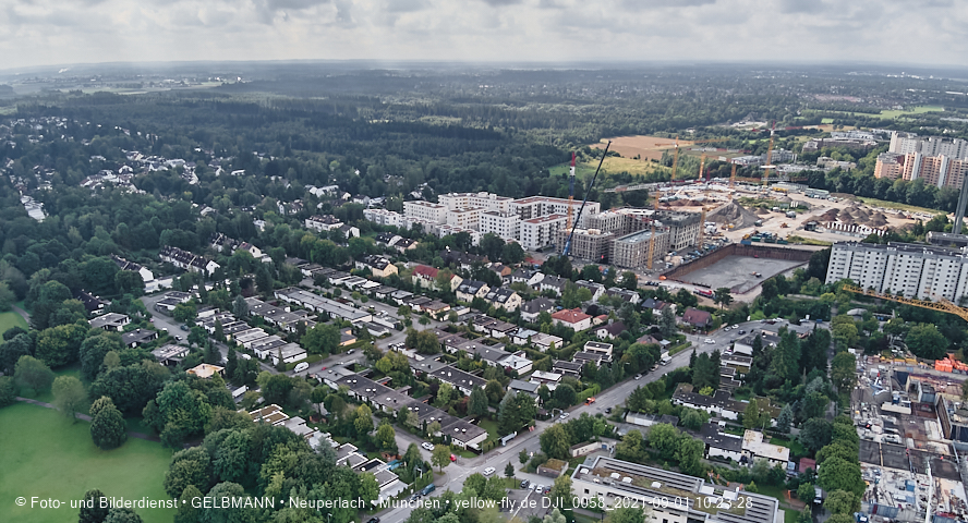 01.09.2021 - Blick zum Alexisquartier, dem Neubau der Grundschule und ins Marx-Zentrum