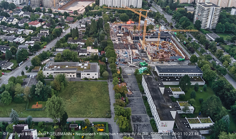01.09.2021 - Blick zum Alexisquartier, dem Neubau der Grundschule und ins Marx-Zentrum