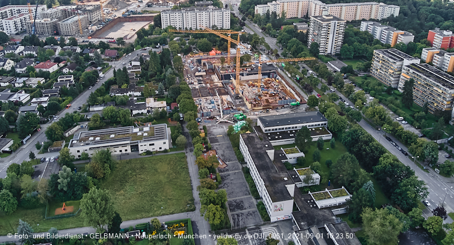 01.09.2021 - Blick zum Alexisquartier, dem Neubau der Grundschule und ins Marx-Zentrum