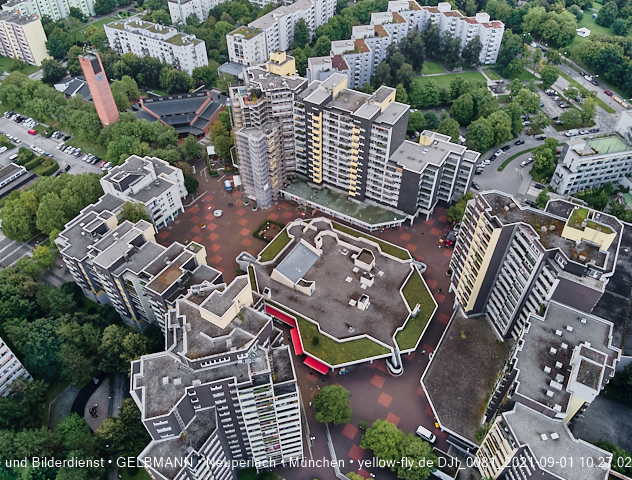 01.09.2021 - Blick zum Alexisquartier, dem Neubau der Grundschule und ins Marx-Zentrum