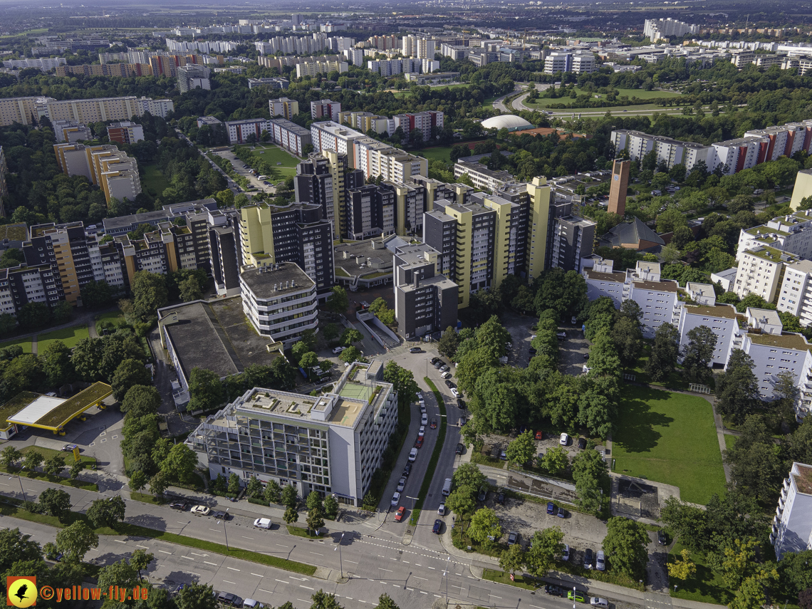 01.09.2021 - Wohnanlage am Karl-Marx-Ring 52-62 und Marx-Zentrum in Neuperlach