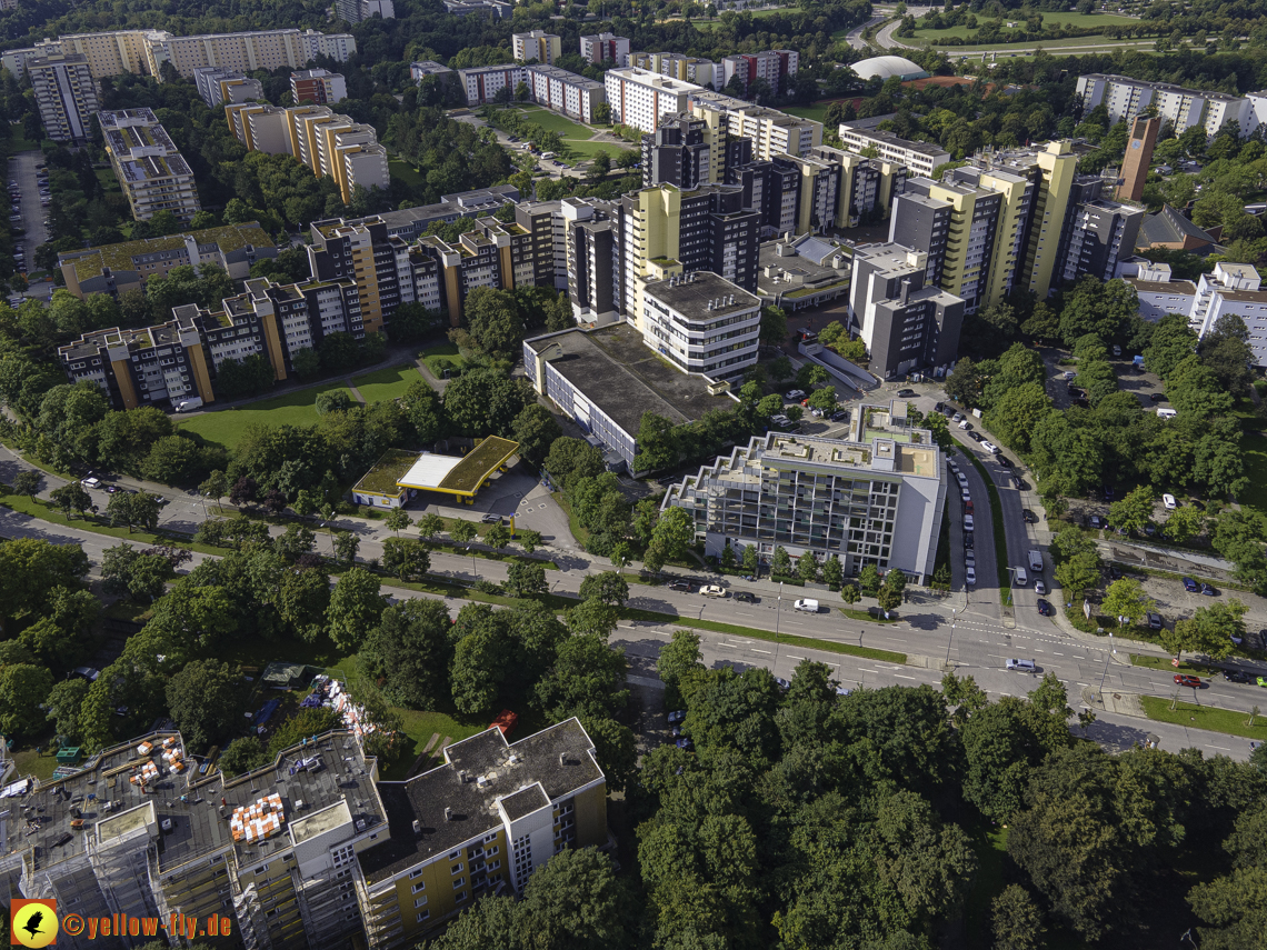01.09.2021 - Wohnanlage am Karl-Marx-Ring 52-62 und Marx-Zentrum in Neuperlach