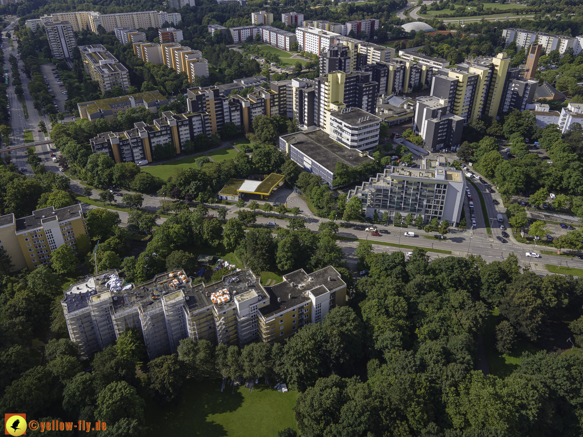 01.09.2021 - Wohnanlage am Karl-Marx-Ring 52-62 und Marx-Zentrum in Neuperlach