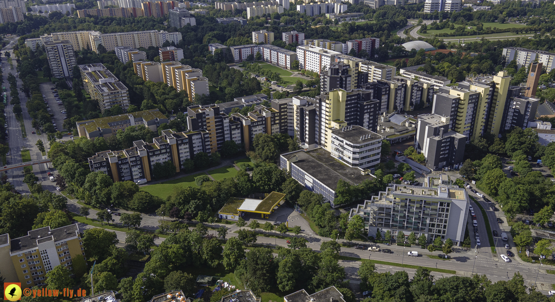 01.09.2021 - Wohnanlage am Karl-Marx-Ring 52-62 und Marx-Zentrum in Neuperlach