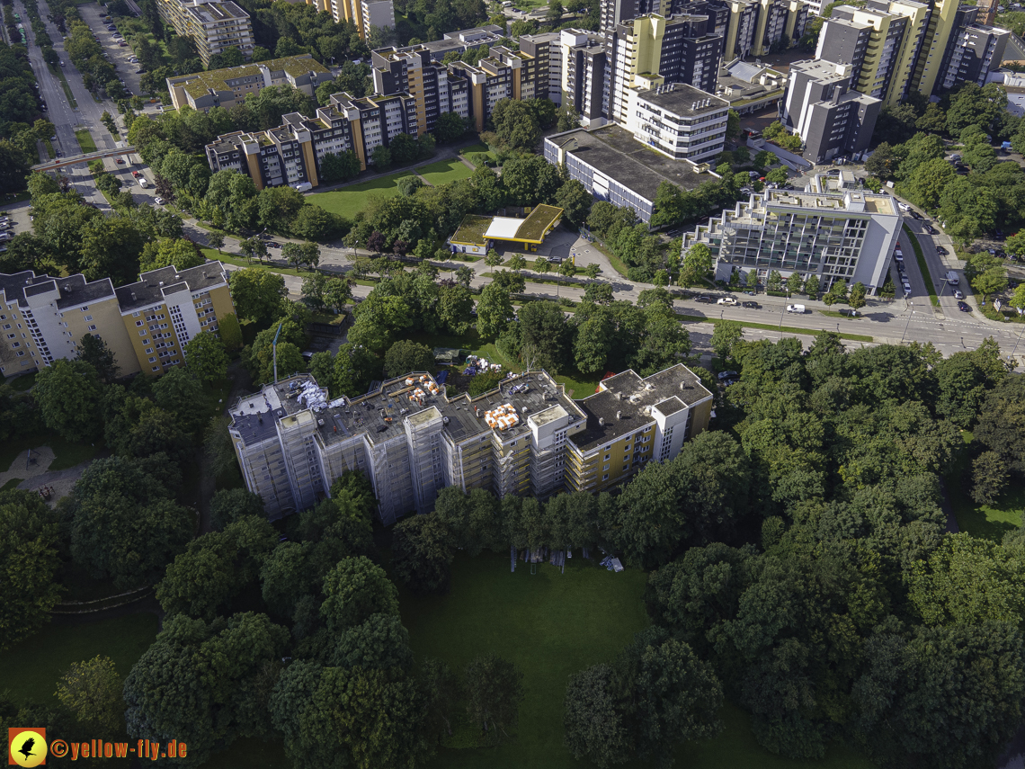 01.09.2021 - Wohnanlage am Karl-Marx-Ring 52-62 und Marx-Zentrum in Neuperlach