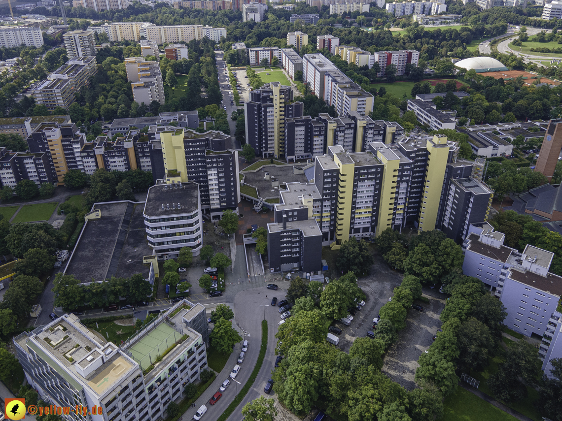 01.09.2021 - Wohnanlage am Karl-Marx-Ring 52-62 und Marx-Zentrum in Neuperlach