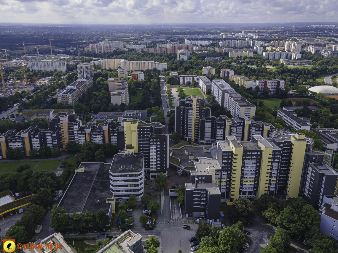 01.09.2021 - Wohnanlage am Karl-Marx-Ring 52-62 und Marx-Zentrum in Neuperlach