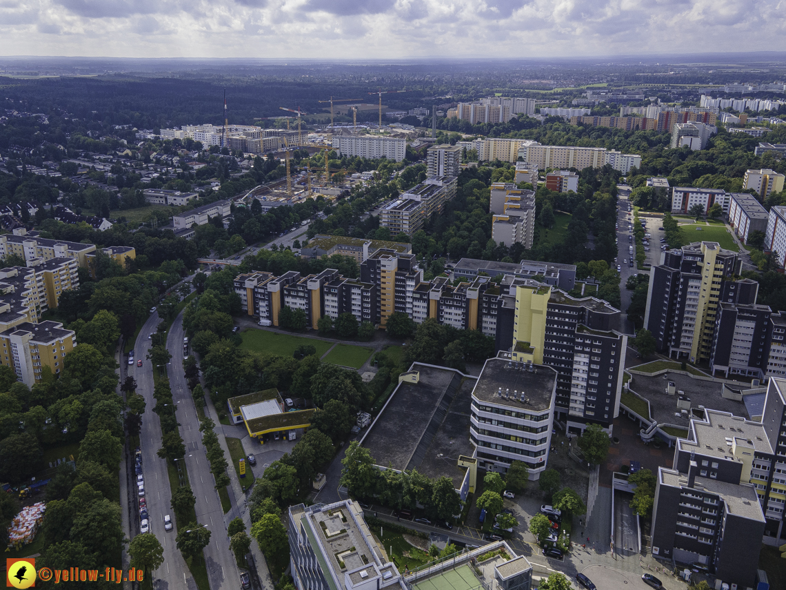 01.09.2021 - Wohnanlage am Karl-Marx-Ring 52-62 und Marx-Zentrum in Neuperlach