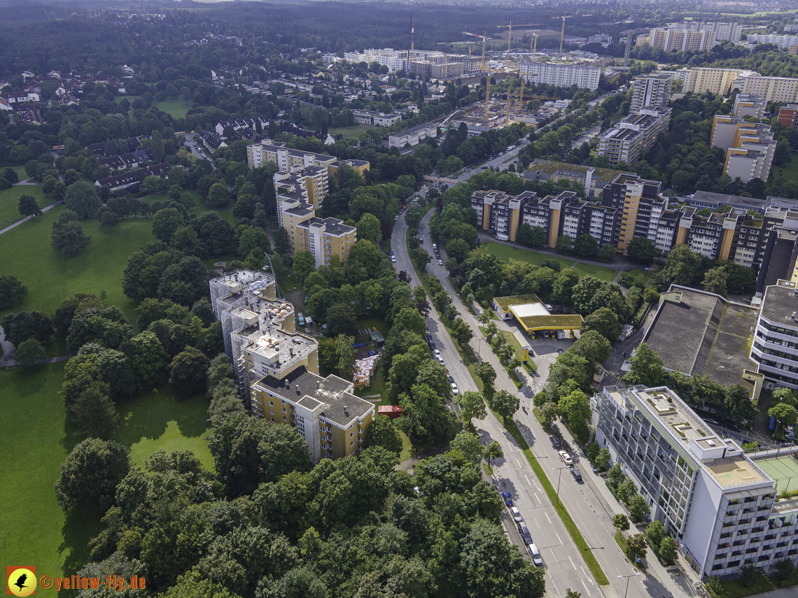 01.09.2021 - Wohnanlage am Karl-Marx-Ring 52-62 und Marx-Zentrum in Neuperlach