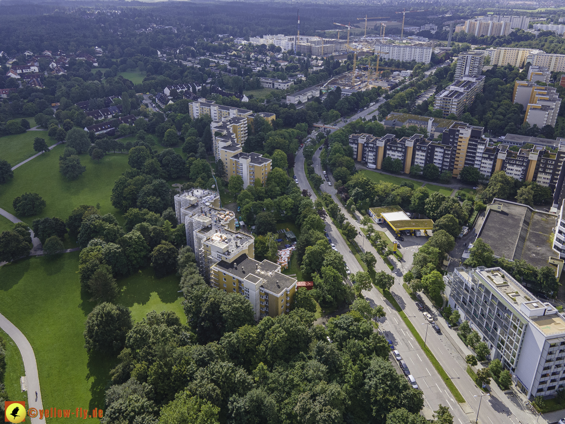 01.09.2021 - Wohnanlage am Karl-Marx-Ring 52-62 und Marx-Zentrum in Neuperlach
