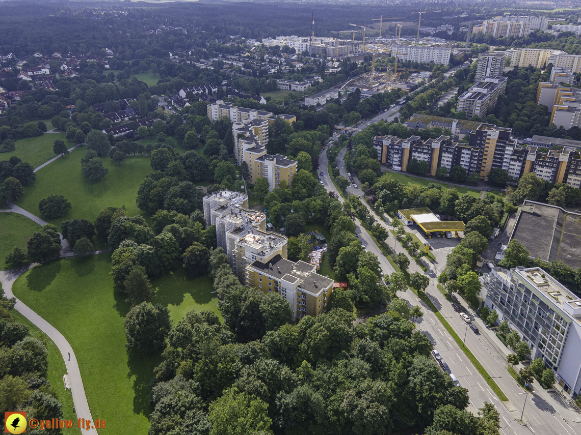 01.09.2021 - Wohnanlage am Karl-Marx-Ring 52-62 und Marx-Zentrum in Neuperlach