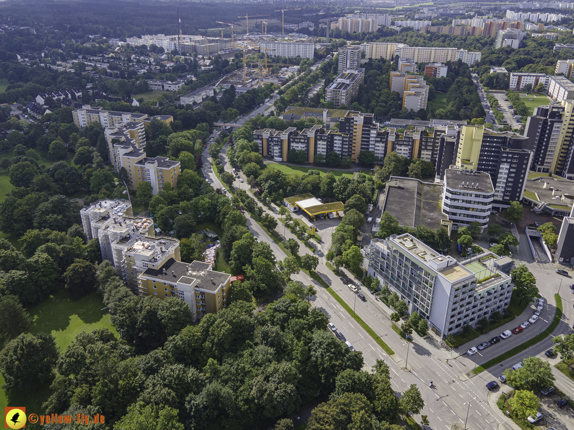 01.09.2021 - Wohnanlage am Karl-Marx-Ring 52-62 und Marx-Zentrum in Neuperlach