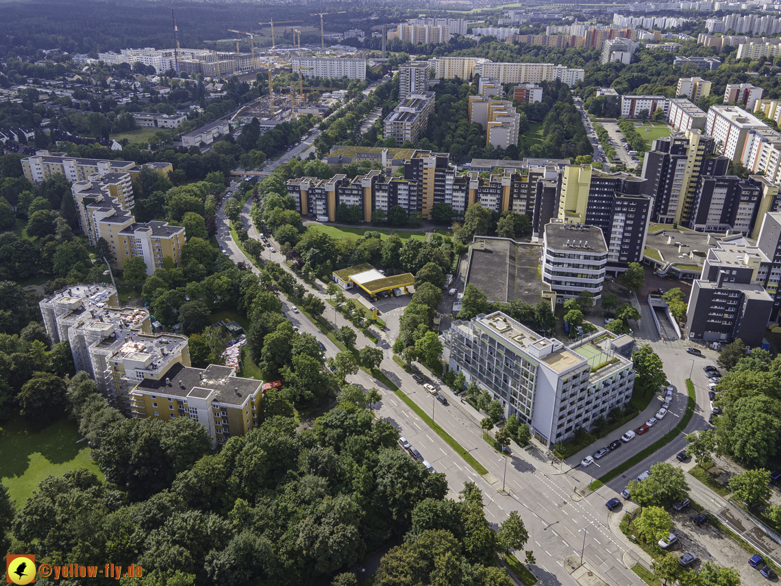 01.09.2021 - Wohnanlage am Karl-Marx-Ring 52-62 und Marx-Zentrum in Neuperlach