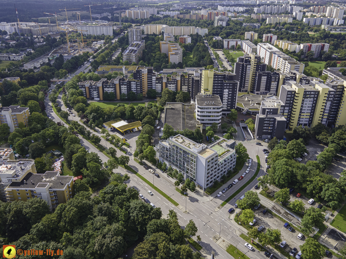 01.09.2021 - Wohnanlage am Karl-Marx-Ring 52-62 und Marx-Zentrum in Neuperlach