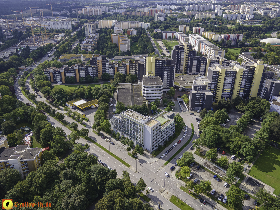01.09.2021 - Wohnanlage am Karl-Marx-Ring 52-62 und Marx-Zentrum in Neuperlach