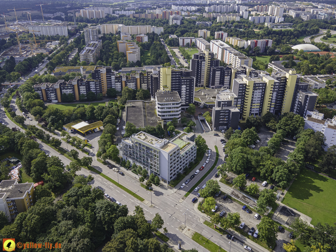 01.09.2021 - Wohnanlage am Karl-Marx-Ring 52-62 und Marx-Zentrum in Neuperlach