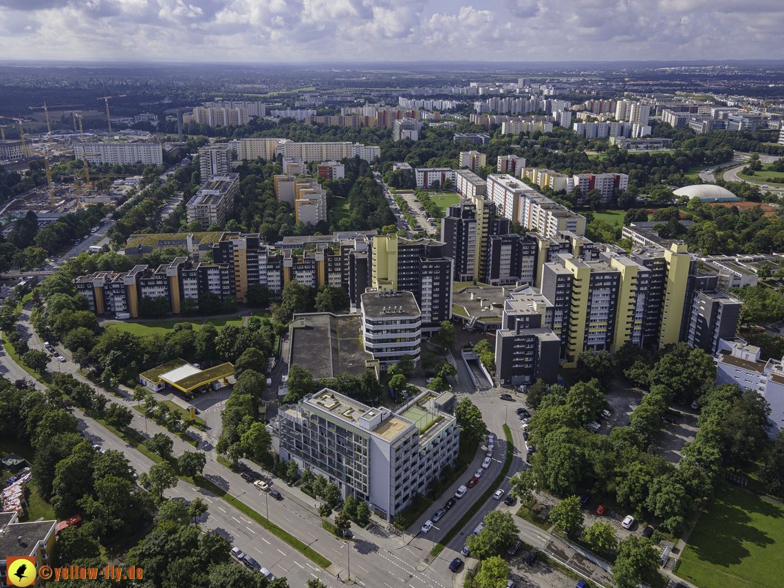 01.09.2021 - Wohnanlage am Karl-Marx-Ring 52-62 und Marx-Zentrum in Neuperlach