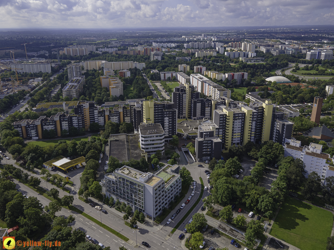 01.09.2021 - Wohnanlage am Karl-Marx-Ring 52-62 und Marx-Zentrum in Neuperlach