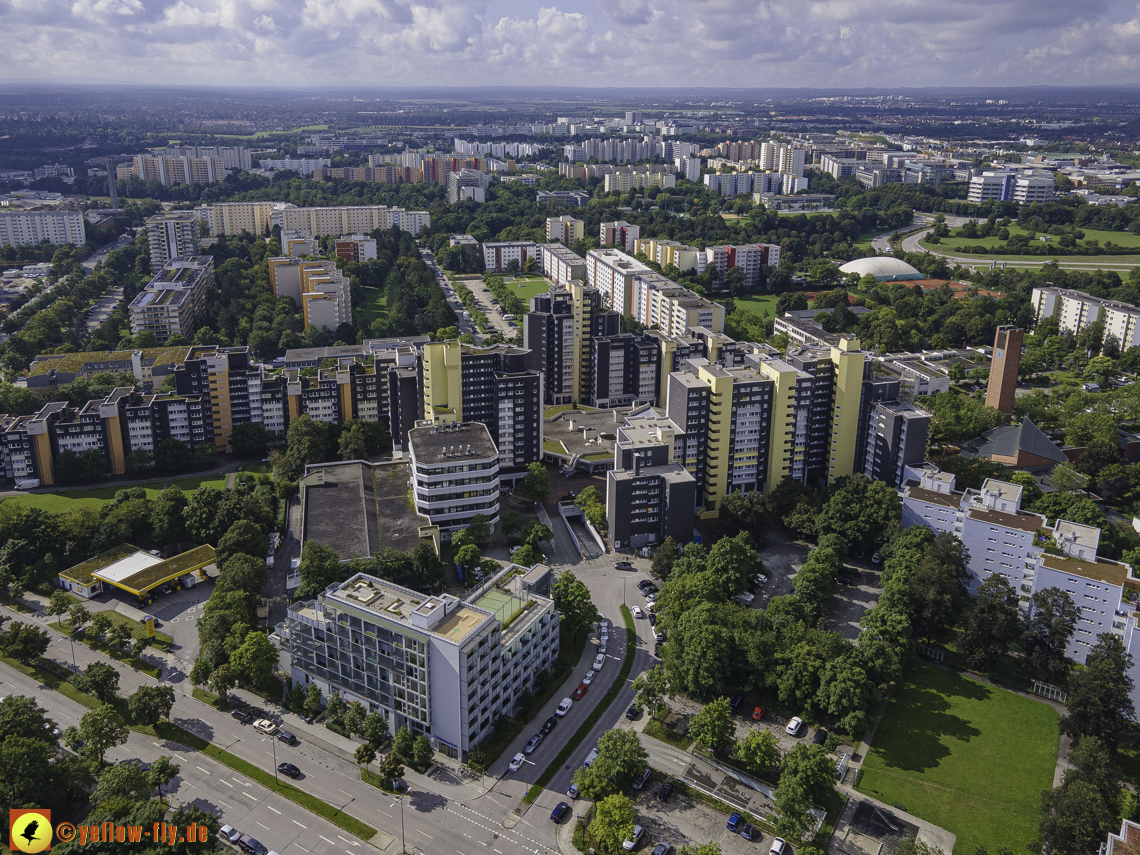 01.09.2021 - Wohnanlage am Karl-Marx-Ring 52-62 und Marx-Zentrum in Neuperlach