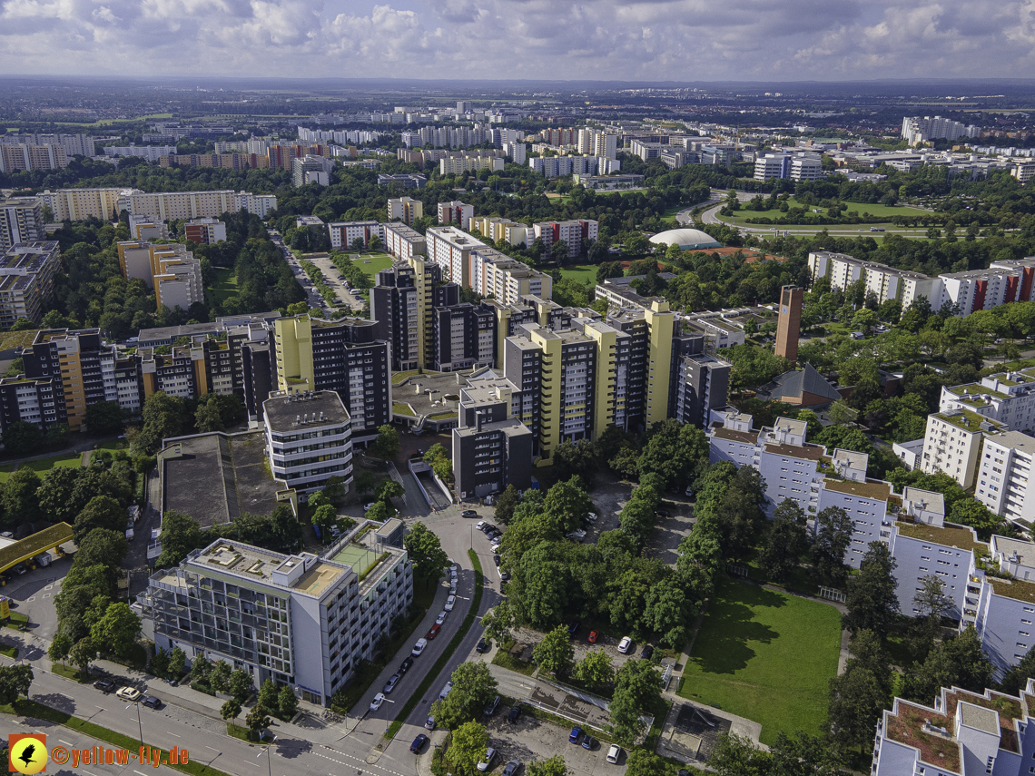 01.09.2021 - Wohnanlage am Karl-Marx-Ring 52-62 und Marx-Zentrum in Neuperlach