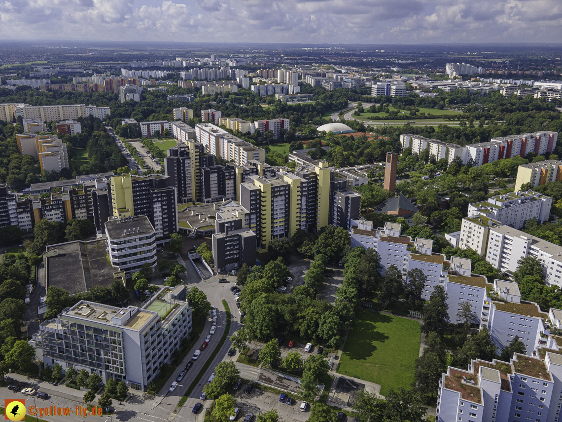 01.09.2021 - Wohnanlage am Karl-Marx-Ring 52-62 und Marx-Zentrum in Neuperlach