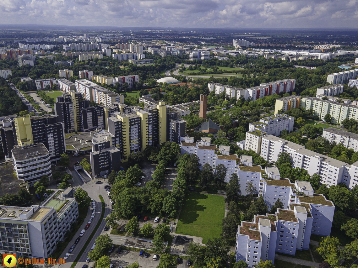 01.09.2021 - Wohnanlage am Karl-Marx-Ring 52-62 und Marx-Zentrum in Neuperlach