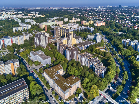 09.09.2021 - Marx-Zentrum, Studentenwohnheim und Wohnanlage Karl-Marx-Ring 52-62 und KMR 53-57c