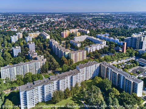 09.09.2021 - Marx-Zentrum, Studentenwohnheim und Wohnanlage Karl-Marx-Ring 52-62 und KMR 53-57c